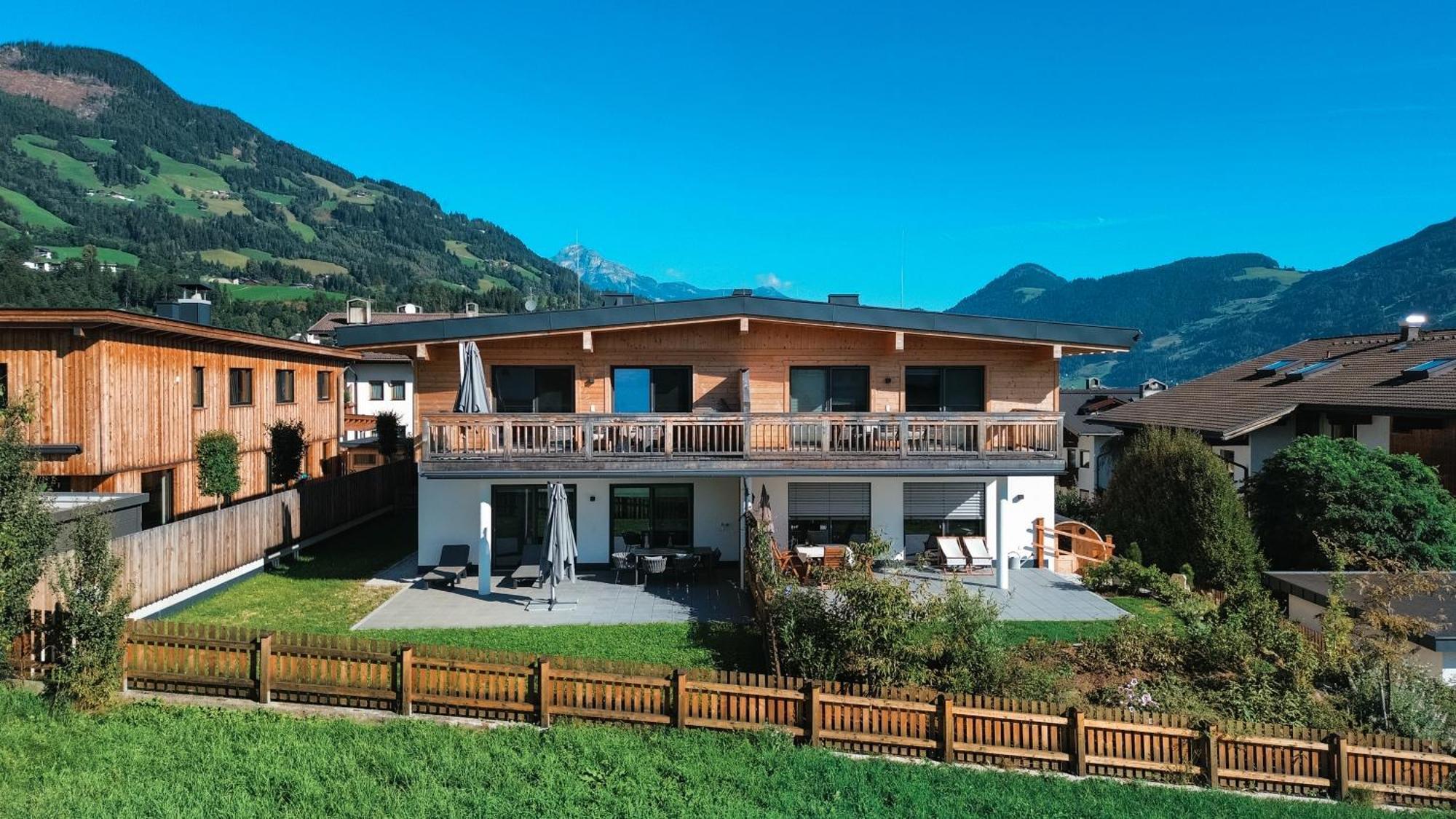 Chez Nous - Balcony Und Car Park By Alpenluxus Appartements Fügen Екстериор снимка